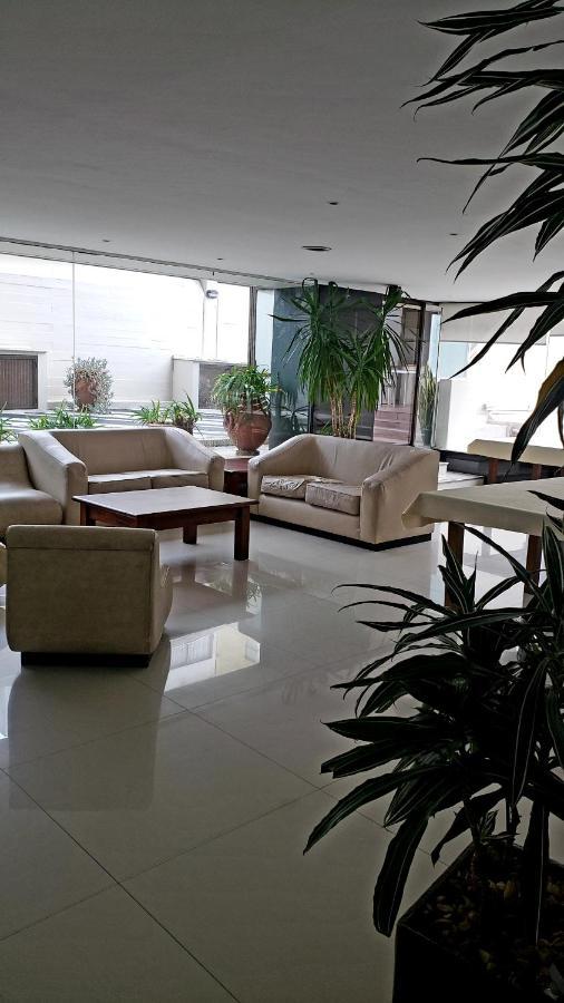 Comodo Y Amplio En El Corazon De La Peninsula Pde Torre Amalfi 푼타델에스테 외부 사진